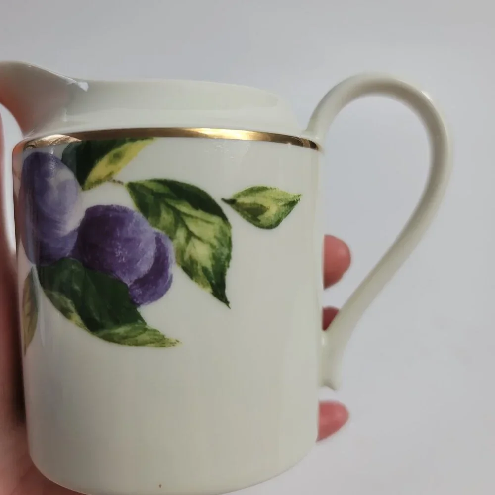 Mikasa Plum Court L3132 Creamer White with Purple Plums and Green Leaves